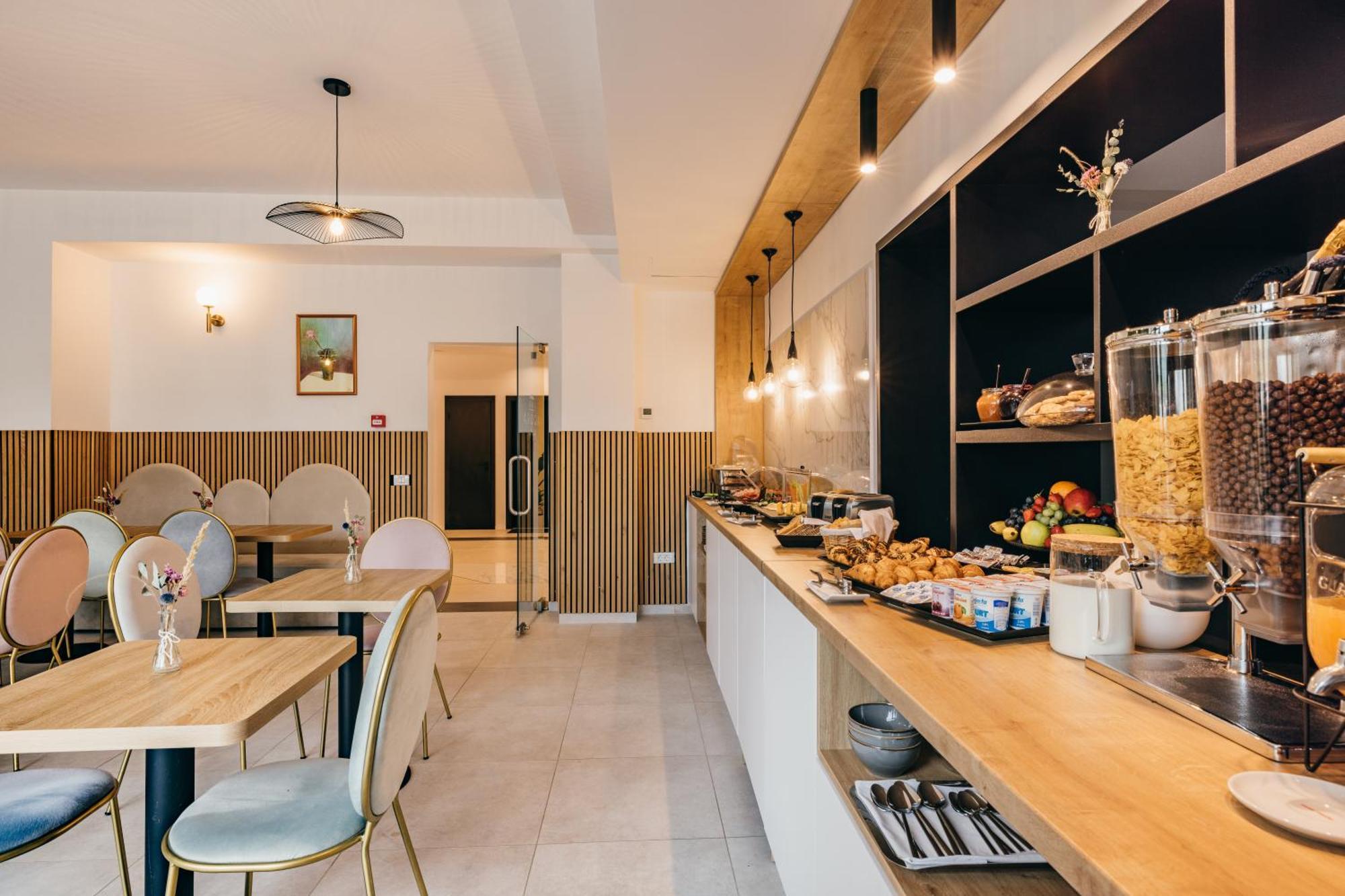 Hotel Agora Mures Тыргу-Муреш Экстерьер фото