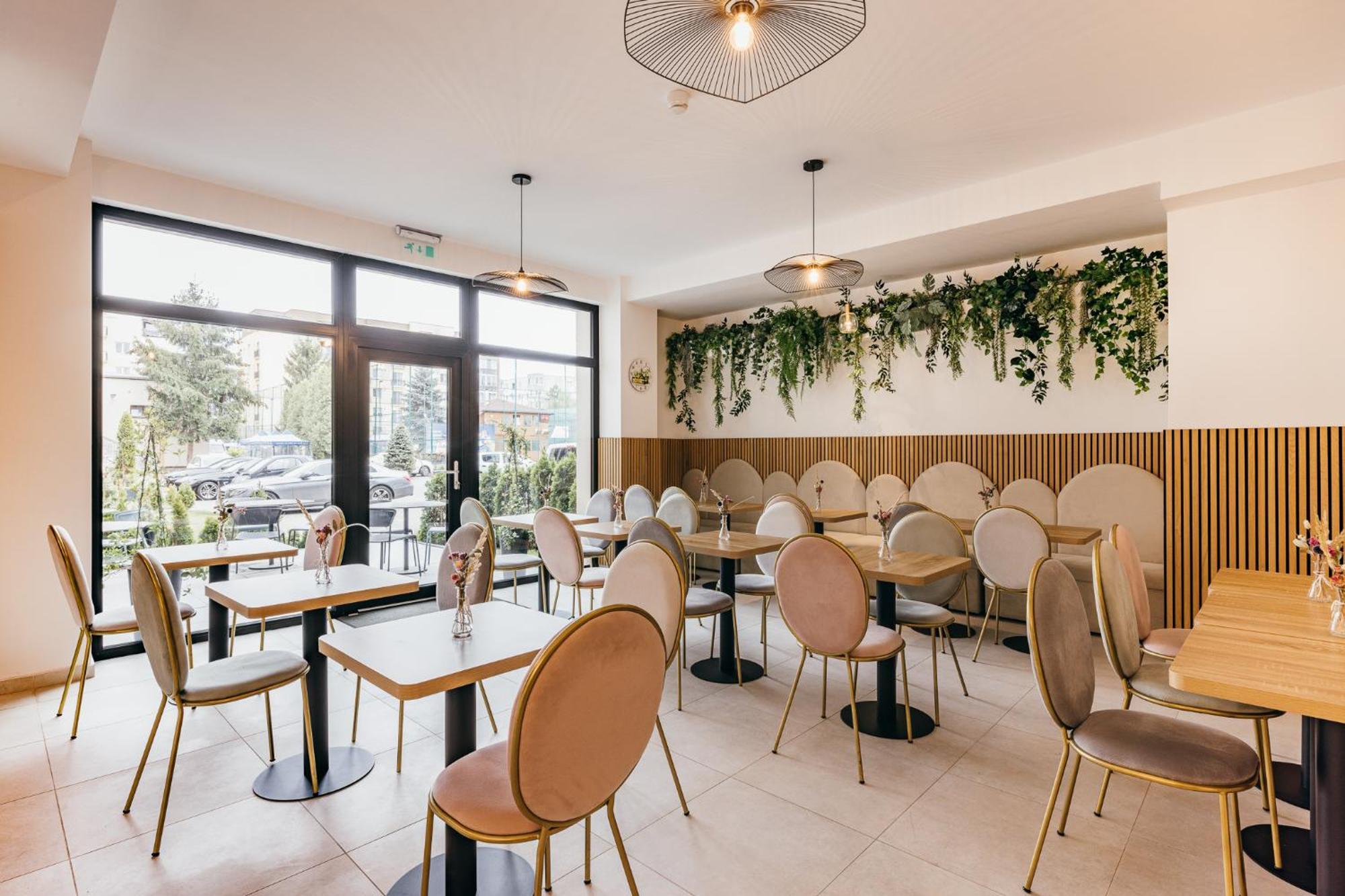 Hotel Agora Mures Тыргу-Муреш Экстерьер фото