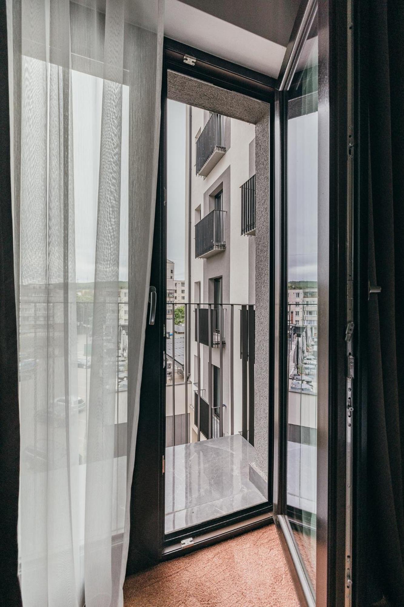 Hotel Agora Mures Тыргу-Муреш Экстерьер фото